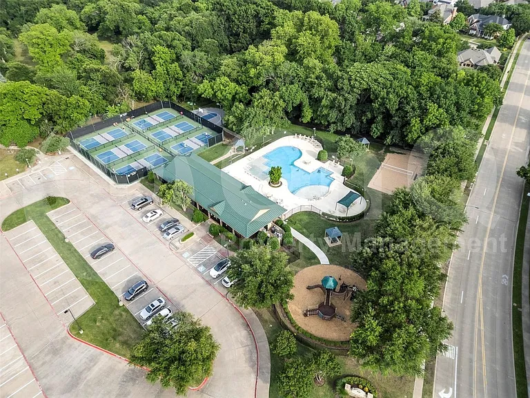 1306 Granger Dr — Photo 18