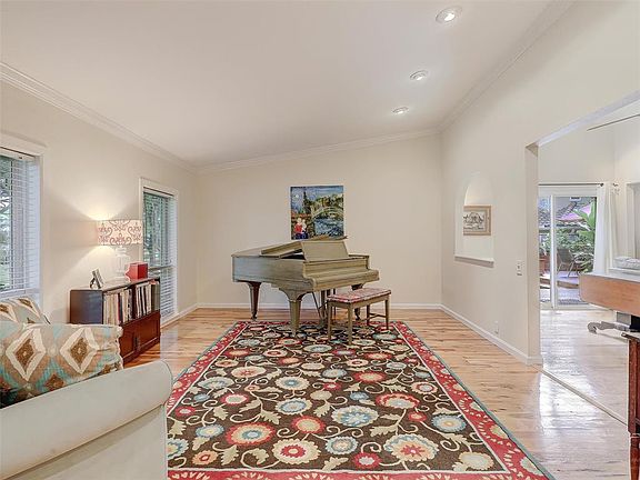 5th image of 7210 Brennans Dr