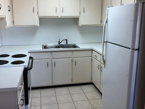 3rd image of 1500 W Market St #A