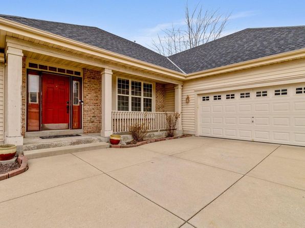 3838 East Stargrass LANE, Oak Creek, WI 53154