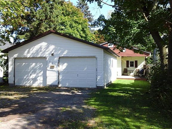 2nd image of 908 Young St
