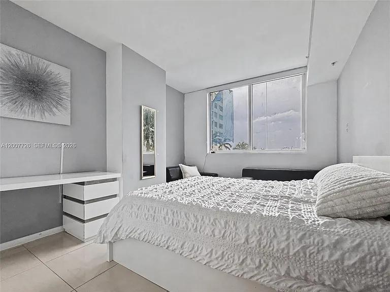 253 NE 2nd St #1003 — Photo 10