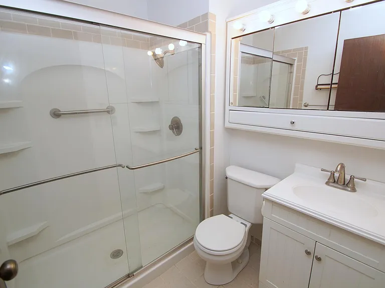 3420 Somerset Dr — Photo 3