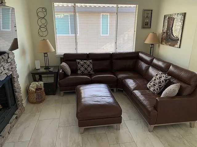 2 bed, 972 sqft, $4,300 — Photo 3
