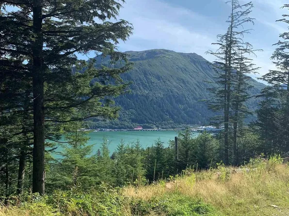 3012 Goodwin Rd, Juneau, AK 99801