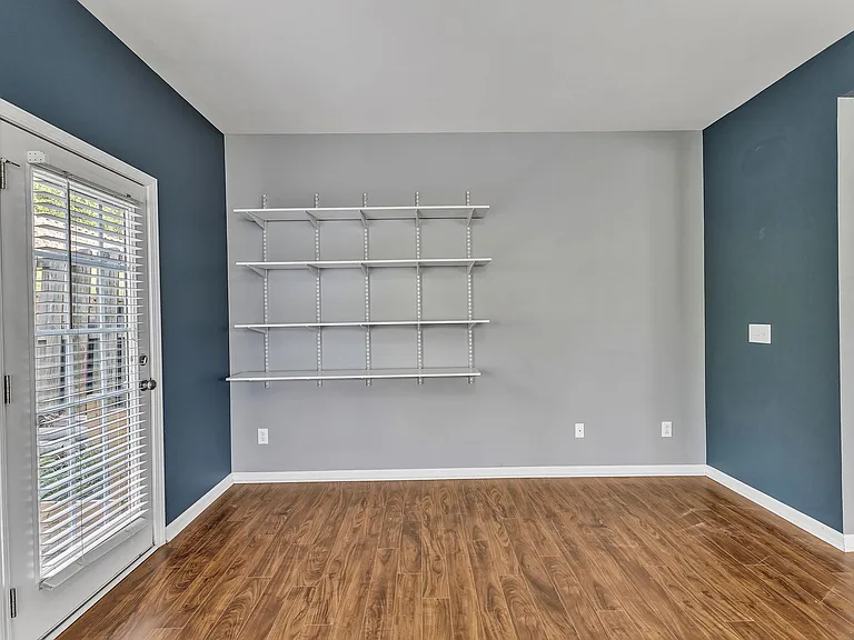2720 Gross Ave — Photo 9