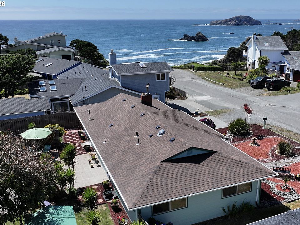 1st image of 1239 Iris St