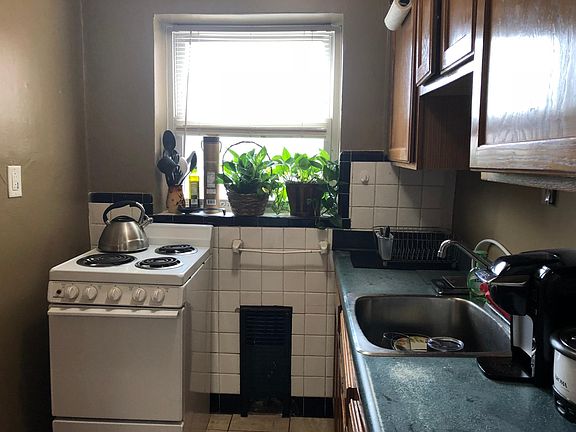 3rd image of 3972 Parker Ave APT A