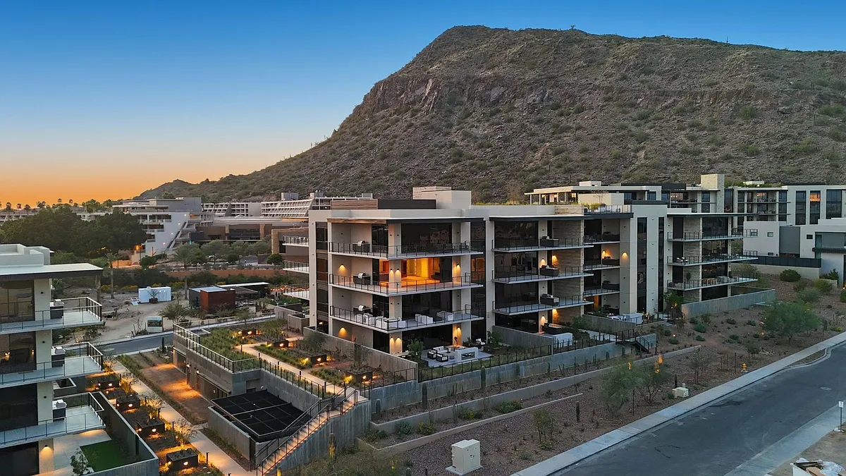 Building Photo - 4849 N Camelback Ridge Dr #B302