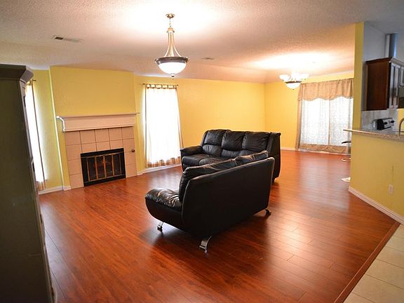 4th image of 3420 Carnation Ct