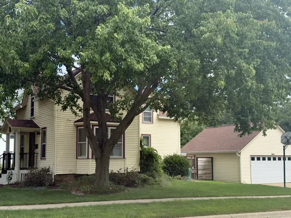 140 Greeley St, Sycamore, IL 60178