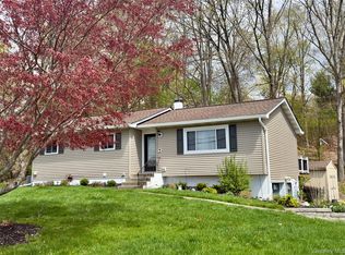 22 Buttermilk Drive, Poughkeepsie, NY 12601