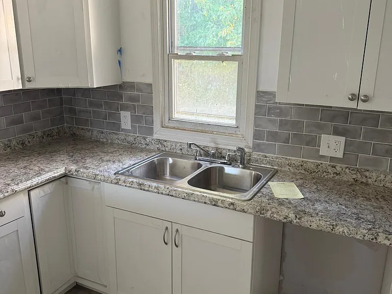 7290 Glenshire Rd — Photo 5
