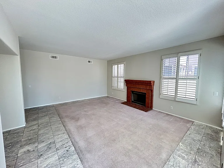 8132 E Hillsdale Dr — Photo 24