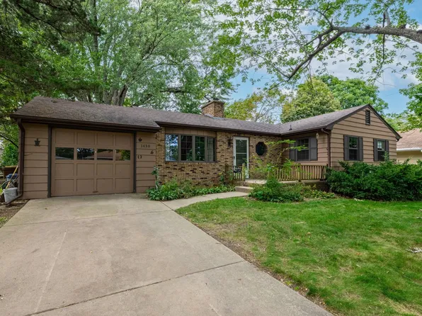 1430 S Blackhawk Ave, Freeport, IL 61032