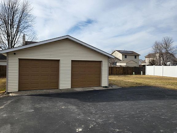 4th image of 6 Mimosa Dr