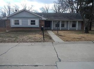 3434 Frontier Dr, Saint Charles, MO 63303