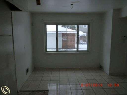 3rd image of 24561 Oneida Blvd