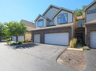 983 Parkhill Cir #983, Aurora, IL 60502