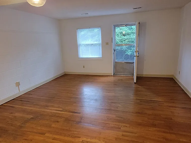 506 N Greensboro St #12 — Photo 4