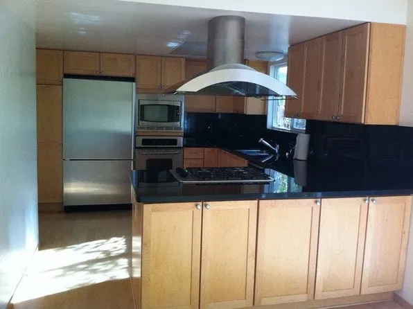 1515 Lilac Ln, Mountain View, CA 94043