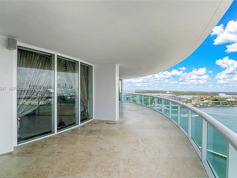 1000 S Pointe Dr #2501 — Photo 45