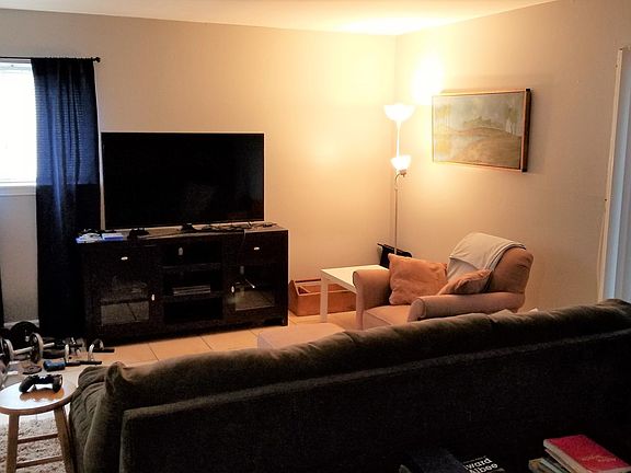 4th image of 1027 W 38th St #1027