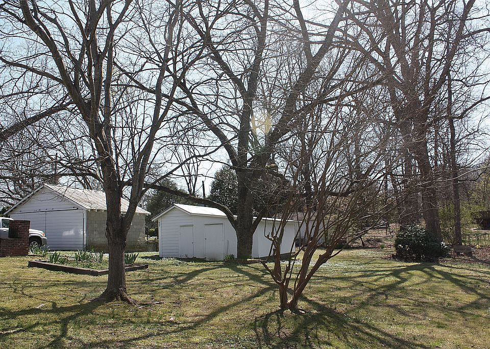 2nd image of 7 Walker Springs Rd