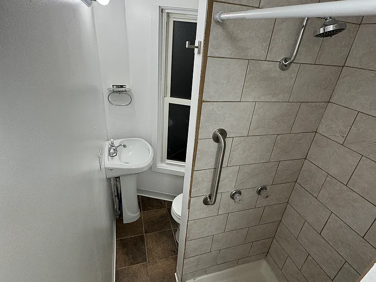 Bathroom2/Shower