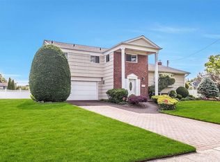 71 Rainbow Rd, Massapequa Park, NY 11762
