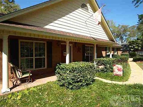 2nd image of 3251 Shamrock E