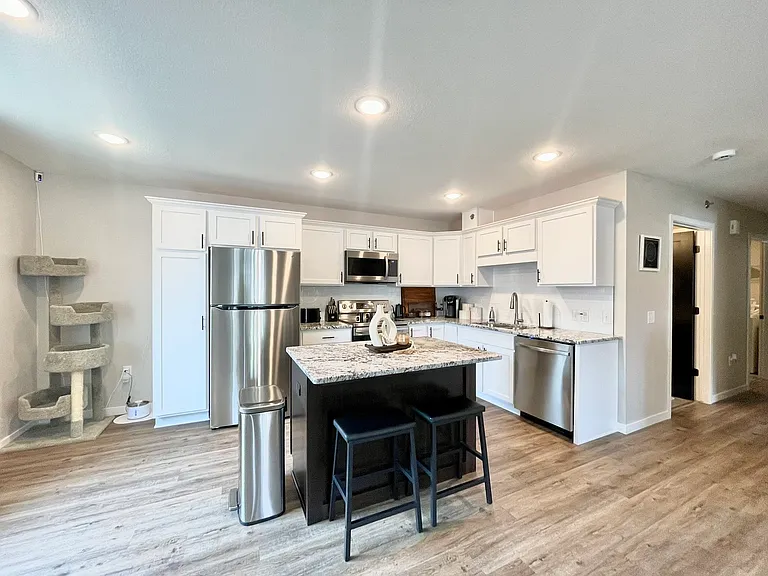 Gateway Place Apartments — Photo 35