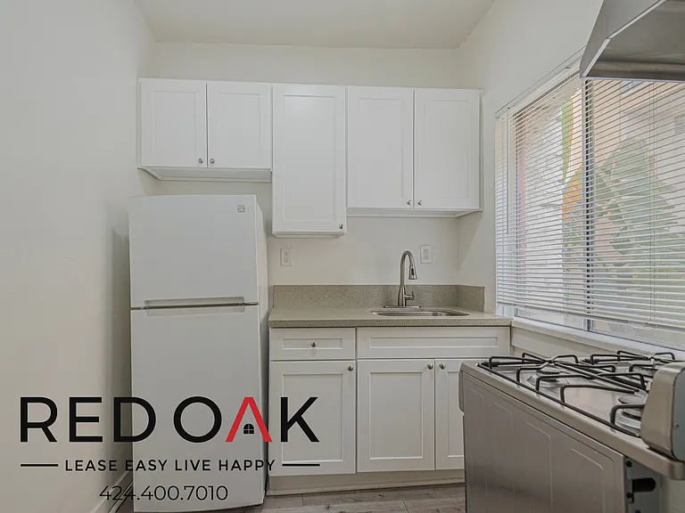 734 S Valencia St #205 — Photo 2
