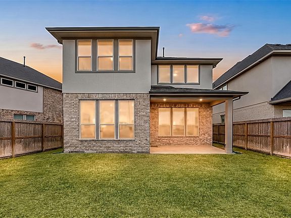 3rd image of 106 Ripe Tomato Trl