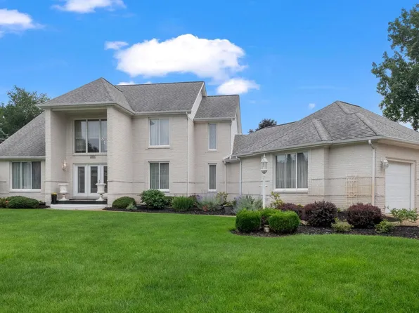 61555 Country Ln, Washington, MI 48094