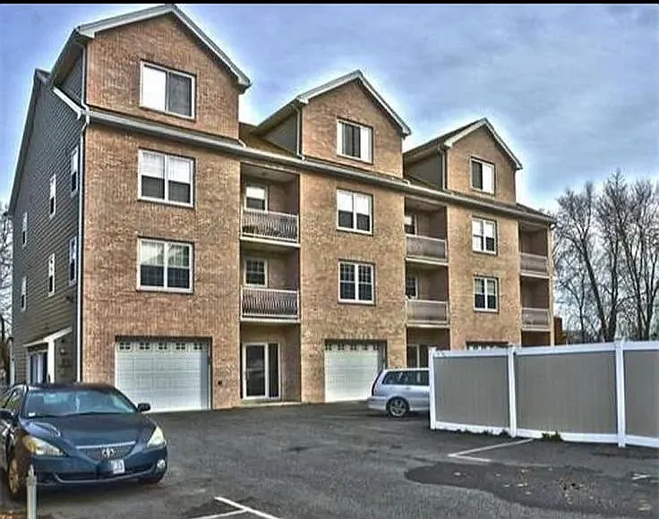 25 Myrtle St #25