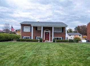 225 Clarendon Ave, Lower Burrell, PA 15068