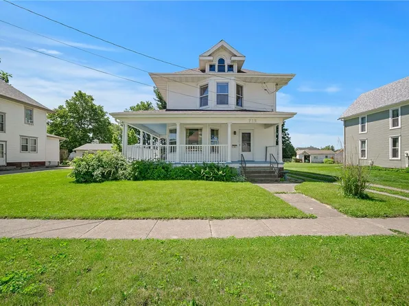 719 S 3rd Ave E, Newton, IA 50208