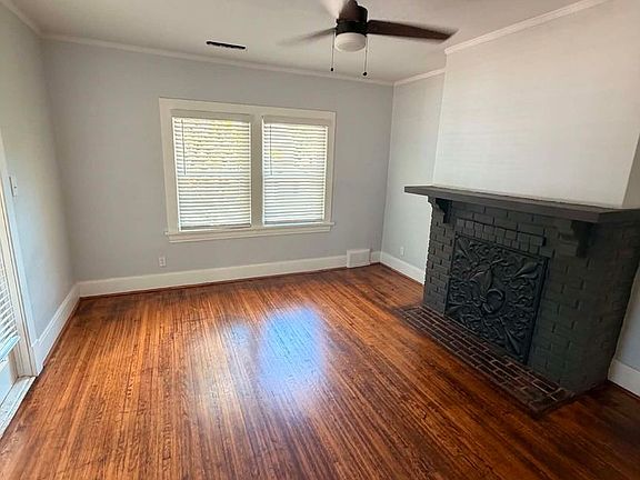 5th image of 204 N Sergeant Ave