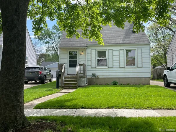 4333 Carnegie St, Wayne, MI 48184