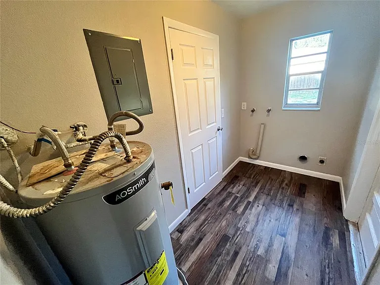 601 Andys Ct — Photo 13