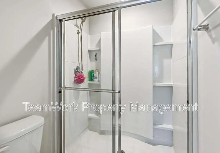 7722 Park Gate Dr — Photo 20