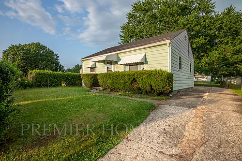 2108 Bollinger Ave NE Photo 1 2108 Bollinger Ave NE Photo 1