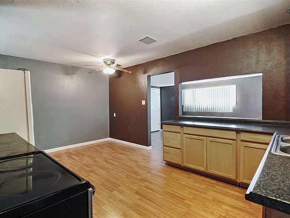 5th image of 315 N 17th St