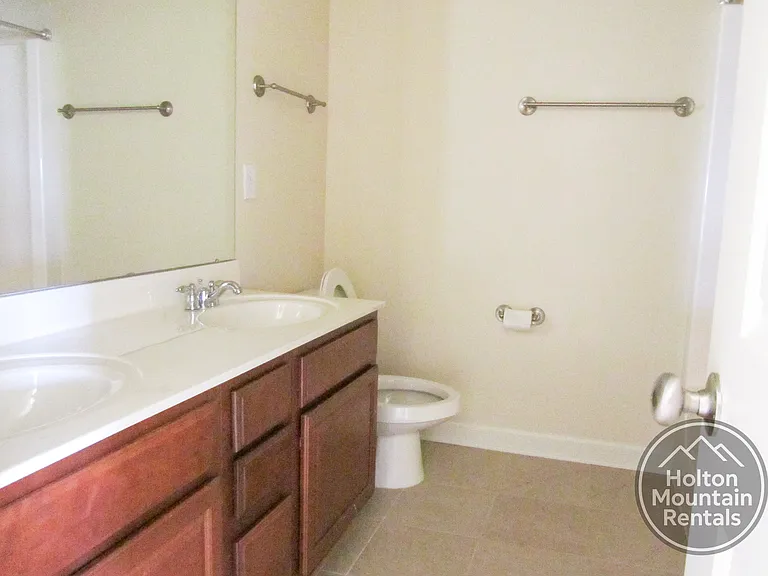 194-3B Azor Ct — Photo 9