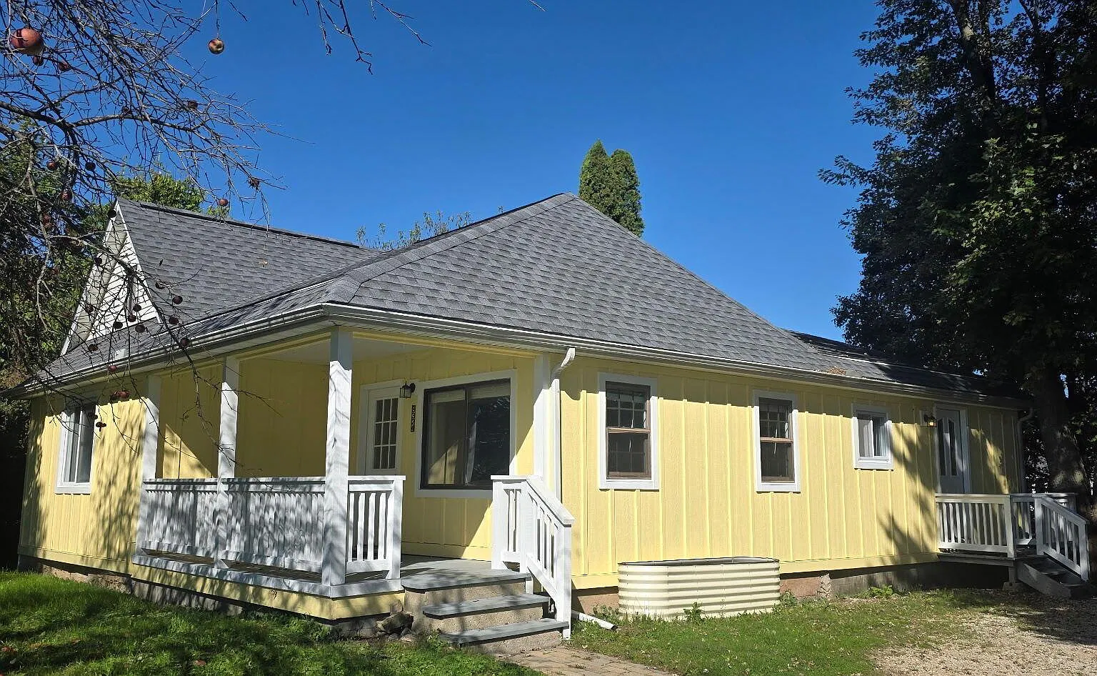 3 bed, 2.0 bath, 1248 sqft, $2,300 — Photo 1