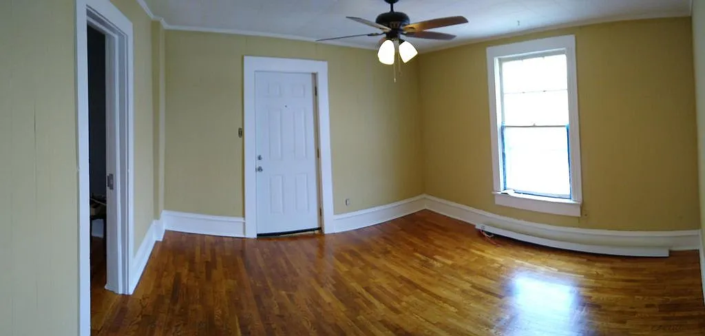 306 W Maple St — Photo 4