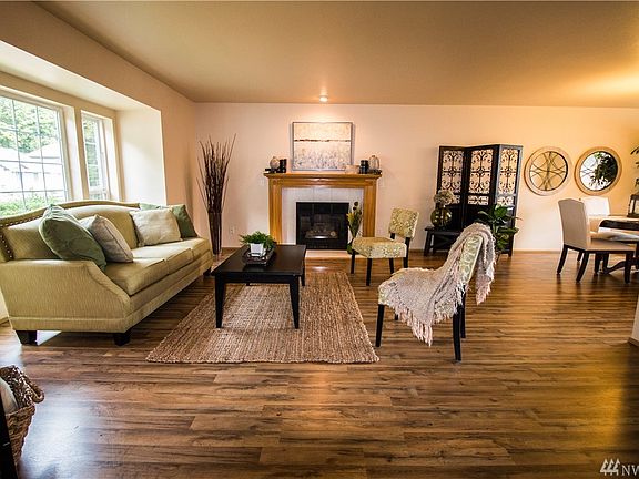 4th image of 9820 140th Street Ct E