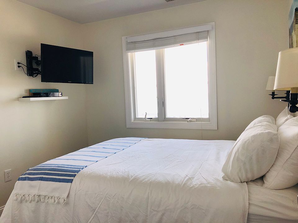 Queen bed
