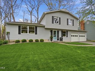 5440 Radcliffe Rd, Sylvania, OH 43560